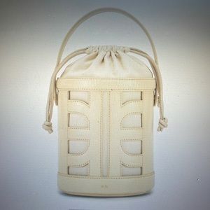 FEI LEATHER CUTOUT BUCKET BAG - Beige